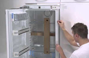 Установка встраиваемого холодильника в Добрянке